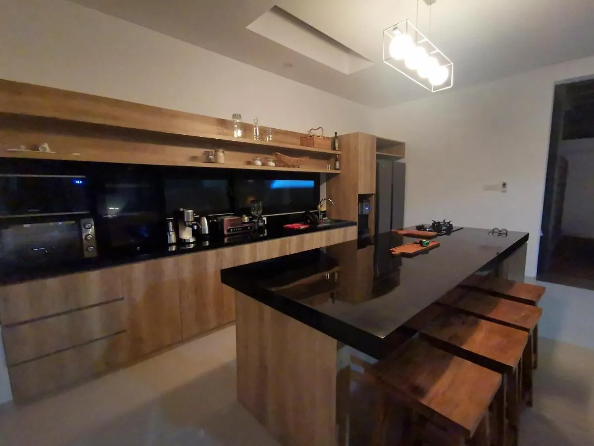Villa Anoli - 3 Chambres - Centre De Seminyak Σεμινιάκ